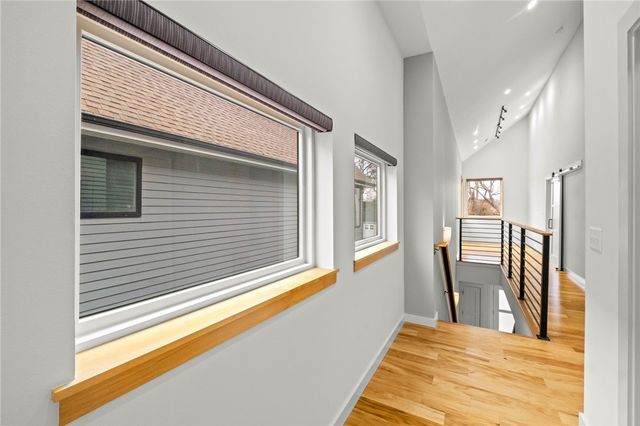 218 SE 7th Street, Bentonville, AR 72712