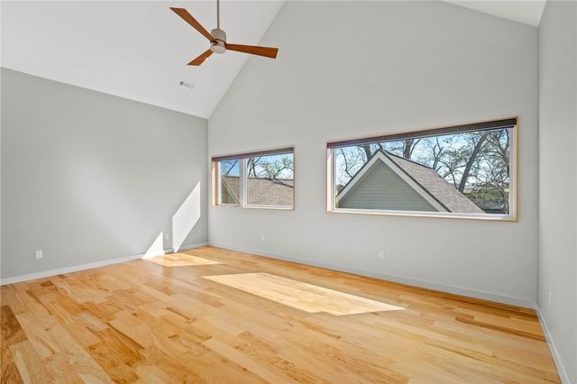 218 SE 7th Street, Bentonville, AR 72712