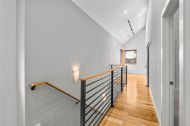 218 SE 7th Street, Bentonville, AR 72712