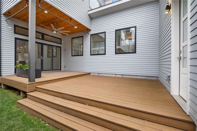 218 SE 7th Street, Bentonville, AR 72712