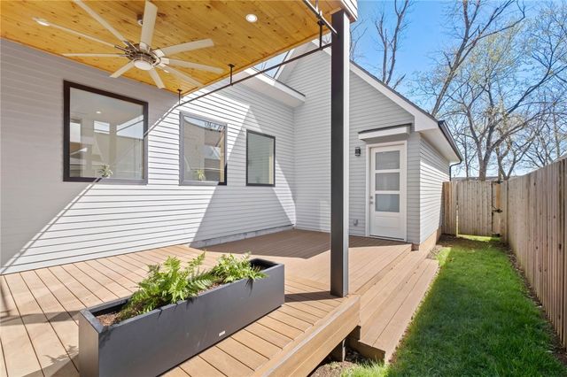 218 SE 7th Street, Bentonville, AR 72712