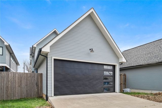 218 SE 7th Street, Bentonville, AR 72712