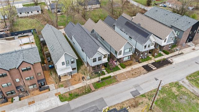 218 SE 7th Street, Bentonville, AR 72712