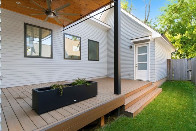 218 SE 7th Street, Bentonville, AR 72712