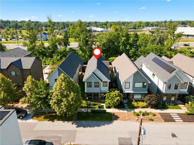 218 SE 7th Street, Bentonville, AR 72712
