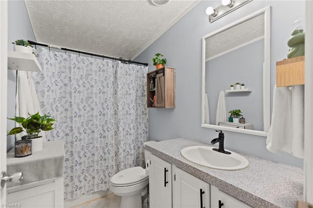 1983 Cartwright Drive, Kernersville, NC 27284