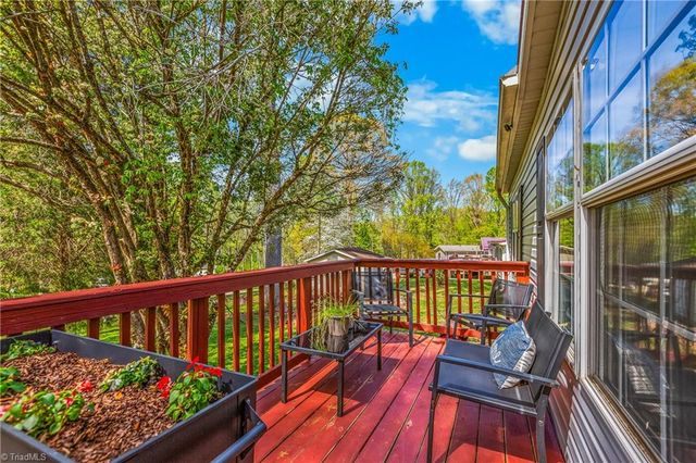 1983 Cartwright Drive, Kernersville, NC 27284