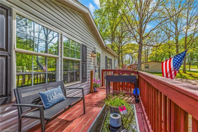 1983 Cartwright Drive, Kernersville, NC 27284
