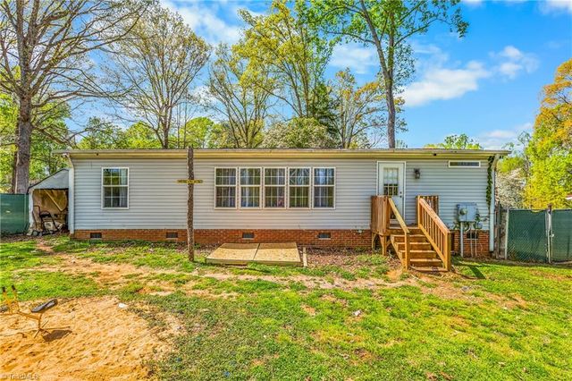 1983 Cartwright Drive, Kernersville, NC 27284
