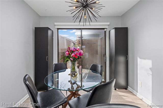 5273 Wright Way, West Bloomfield, MI 48322