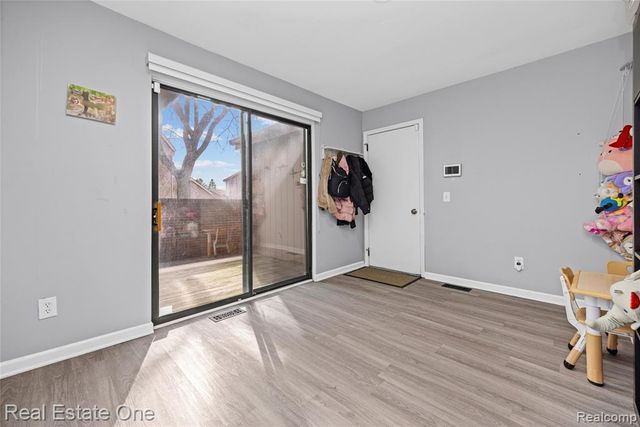 5273 Wright Way, West Bloomfield, MI 48322