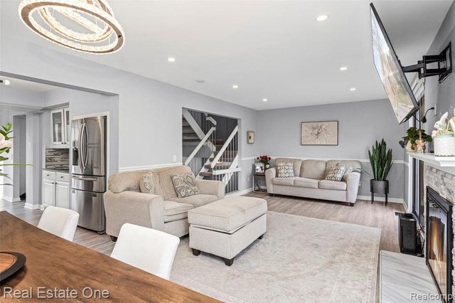 5273 Wright Way, West Bloomfield, MI 48322