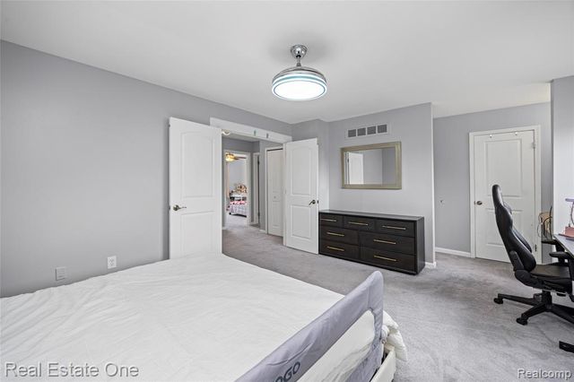 5273 Wright Way, West Bloomfield, MI 48322