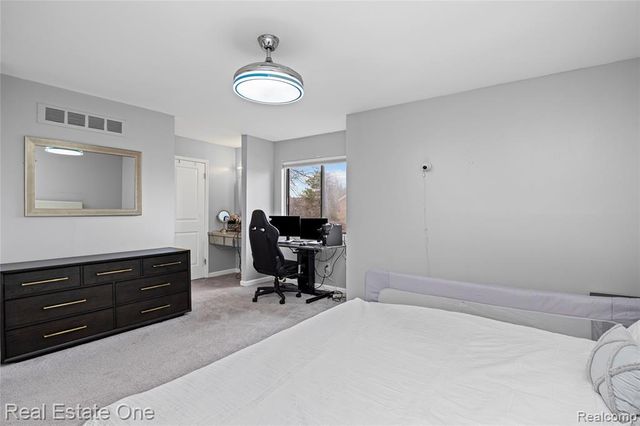 5273 Wright Way, West Bloomfield, MI 48322