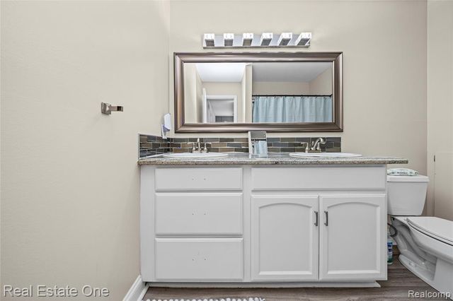 5273 Wright Way, West Bloomfield, MI 48322