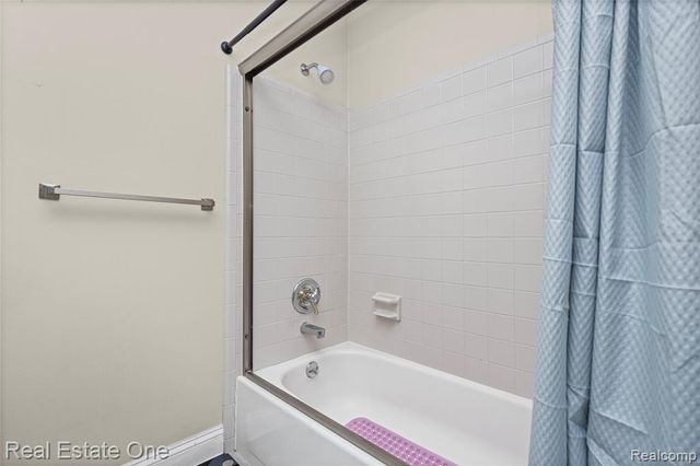 5273 Wright Way, West Bloomfield, MI 48322