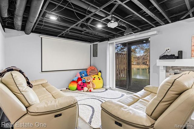 5273 Wright Way, West Bloomfield, MI 48322