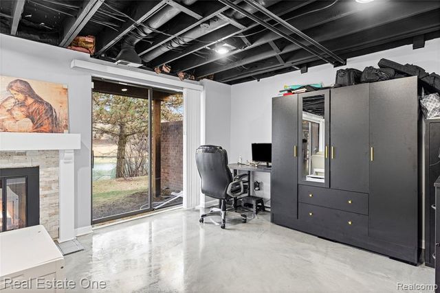 5273 Wright Way, West Bloomfield, MI 48322