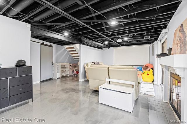 5273 Wright Way, West Bloomfield, MI 48322