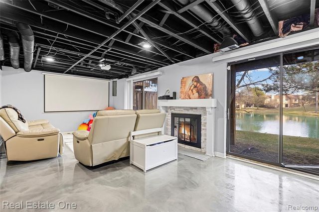 5273 Wright Way, West Bloomfield, MI 48322