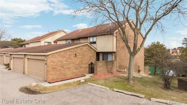 5273 Wright Way, West Bloomfield, MI 48322