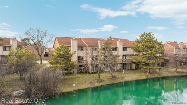 5273 Wright Way, West Bloomfield, MI 48322