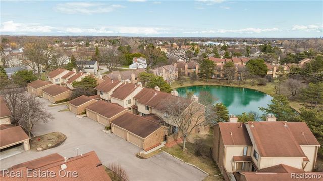 5273 Wright Way, West Bloomfield, MI 48322