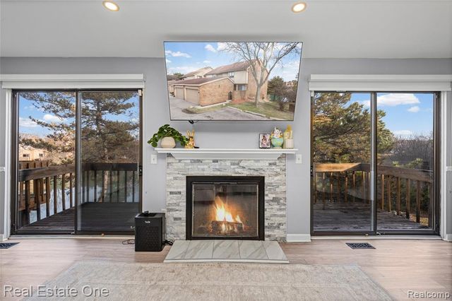 5273 Wright Way, West Bloomfield, MI 48322