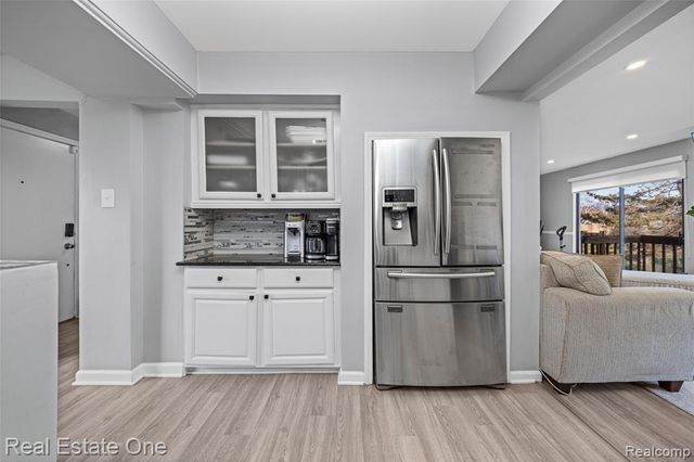 5273 Wright Way, West Bloomfield, MI 48322