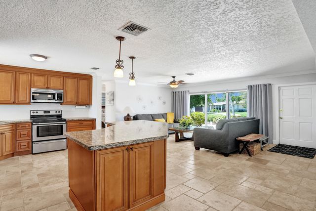 700 SE 5th Avenue, Pompano Beach, FL 33060