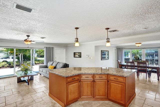 700 SE 5th Avenue, Pompano Beach, FL 33060