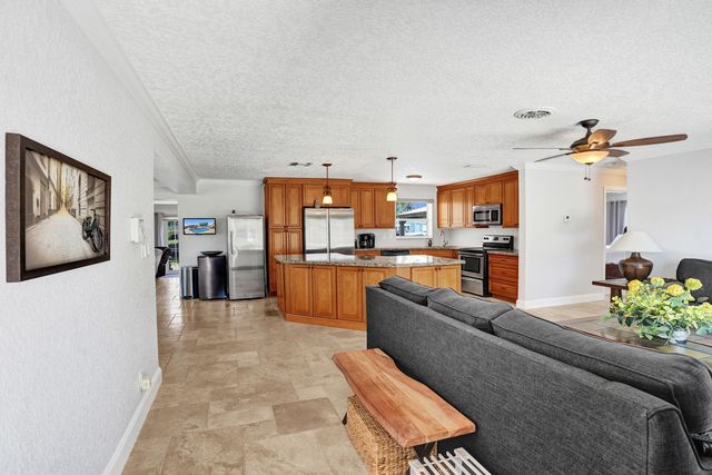 700 SE 5th Avenue, Pompano Beach, FL 33060