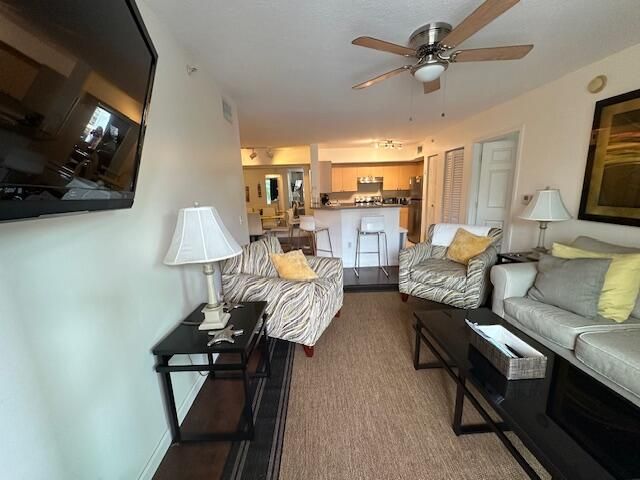 615 Villa Circle 615, Boynton Beach, FL 33435