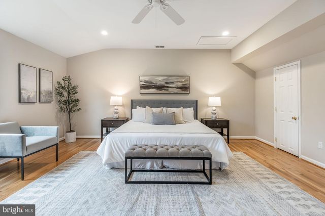 3103 VALLEY LN, Falls Church, VA 22044