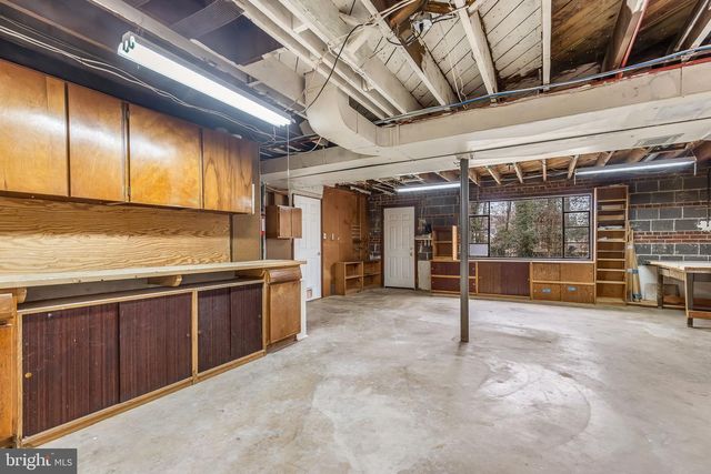 3103 VALLEY LN, Falls Church, VA 22044