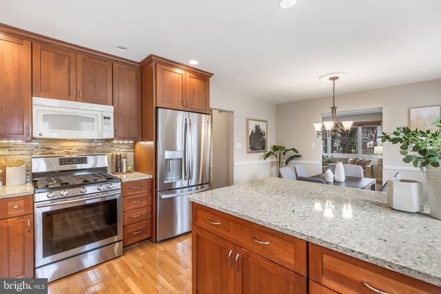 3103 VALLEY LN, Falls Church, VA 22044