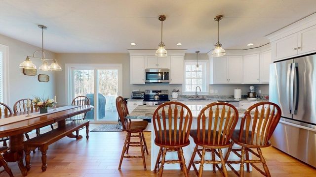 287 Wareham, Middleboro, MA 02346