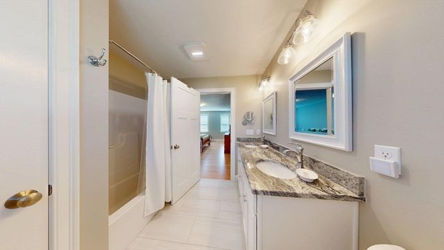 287 Wareham, Middleboro, MA 02346
