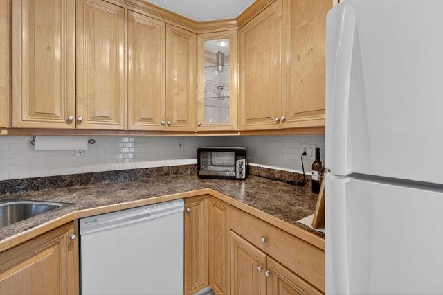 3200 NE 7th Court Unit 201a, Pompano Beach, FL 33062