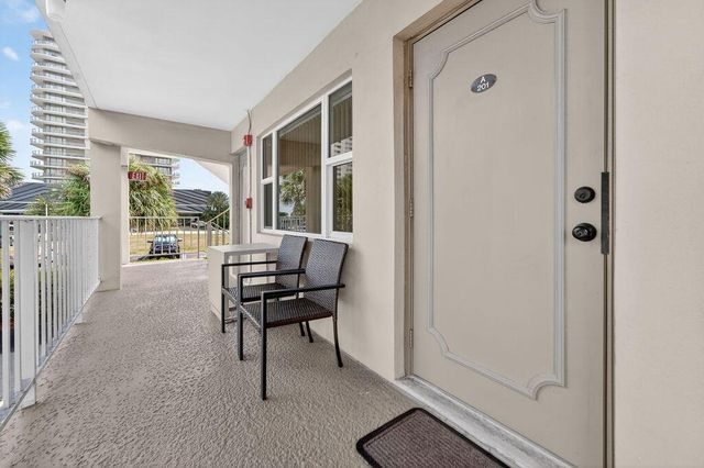 3200 NE 7th Court Unit 201a, Pompano Beach, FL 33062