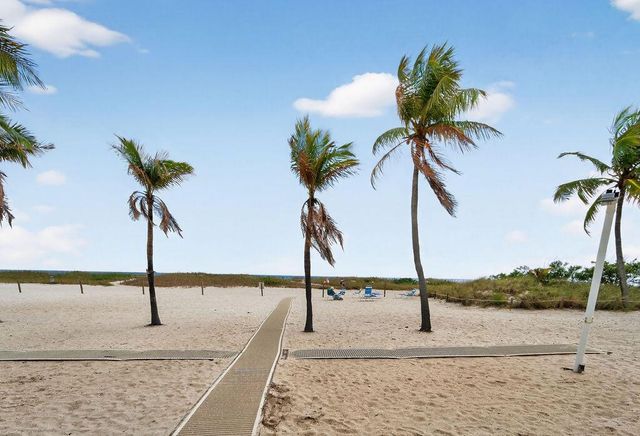 3200 NE 7th Court Unit 201a, Pompano Beach, FL 33062