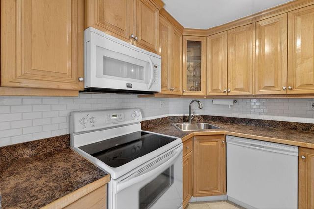 3200 NE 7th Court Unit 201a, Pompano Beach, FL 33062