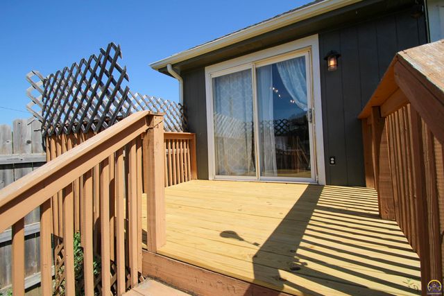 2101 SE Peace CT, Topeka, KS 66605