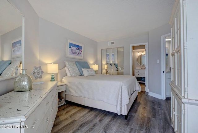 2000 New River Inlet Road 1110, North Topsail Beach, NC 28460