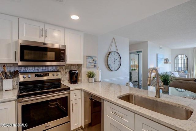 2000 New River Inlet Road 1110, North Topsail Beach, NC 28460
