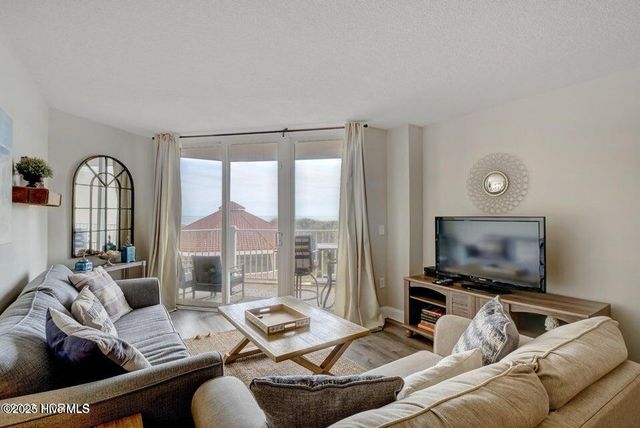 2000 New River Inlet Road 1110, North Topsail Beach, NC 28460