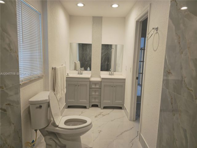 7771 NW 46th St, Lauderhill, FL 33351