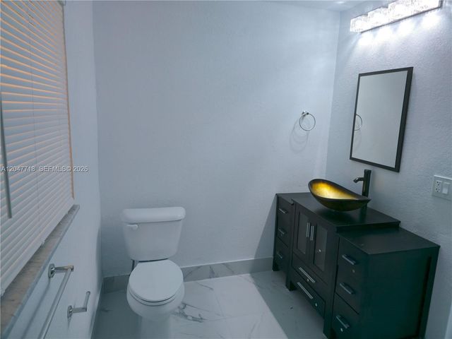 7771 NW 46th St, Lauderhill, FL 33351