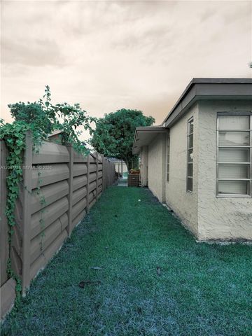 7771 NW 46th St, Lauderhill, FL 33351