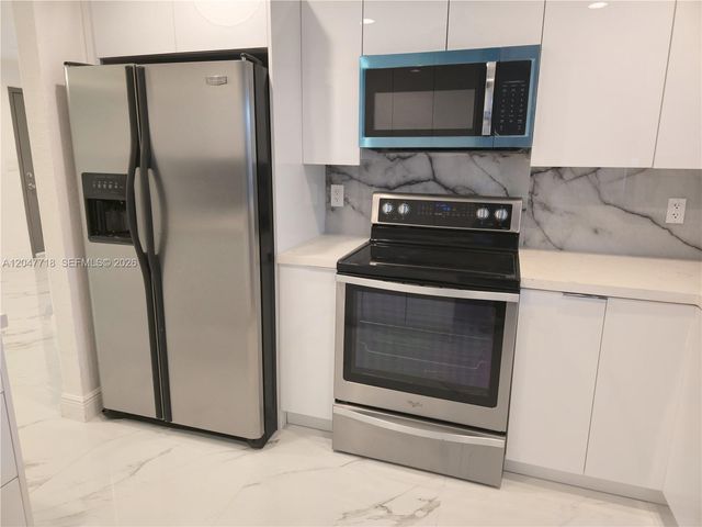 7771 NW 46th St, Lauderhill, FL 33351